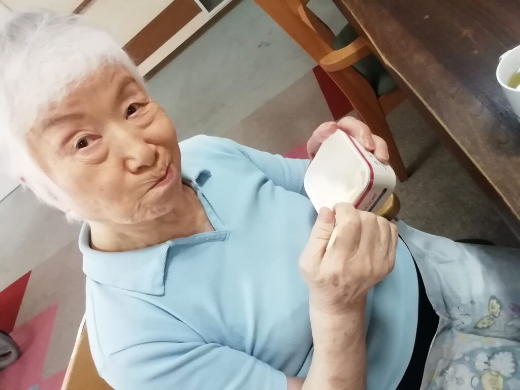 フルーツポンチ スイカ スイカ割り 夏の味覚 夏の思い出 老人ホーム 介護施設 介護付き有料老人ホーム カルム太宰府 福岡 太宰府 202508-4