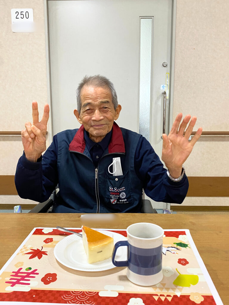 敬老会 ケーキ おやつレク カルム太宰府 福岡 太宰府 介護付き有料老人ホーム 老人ホーム 2202509-5