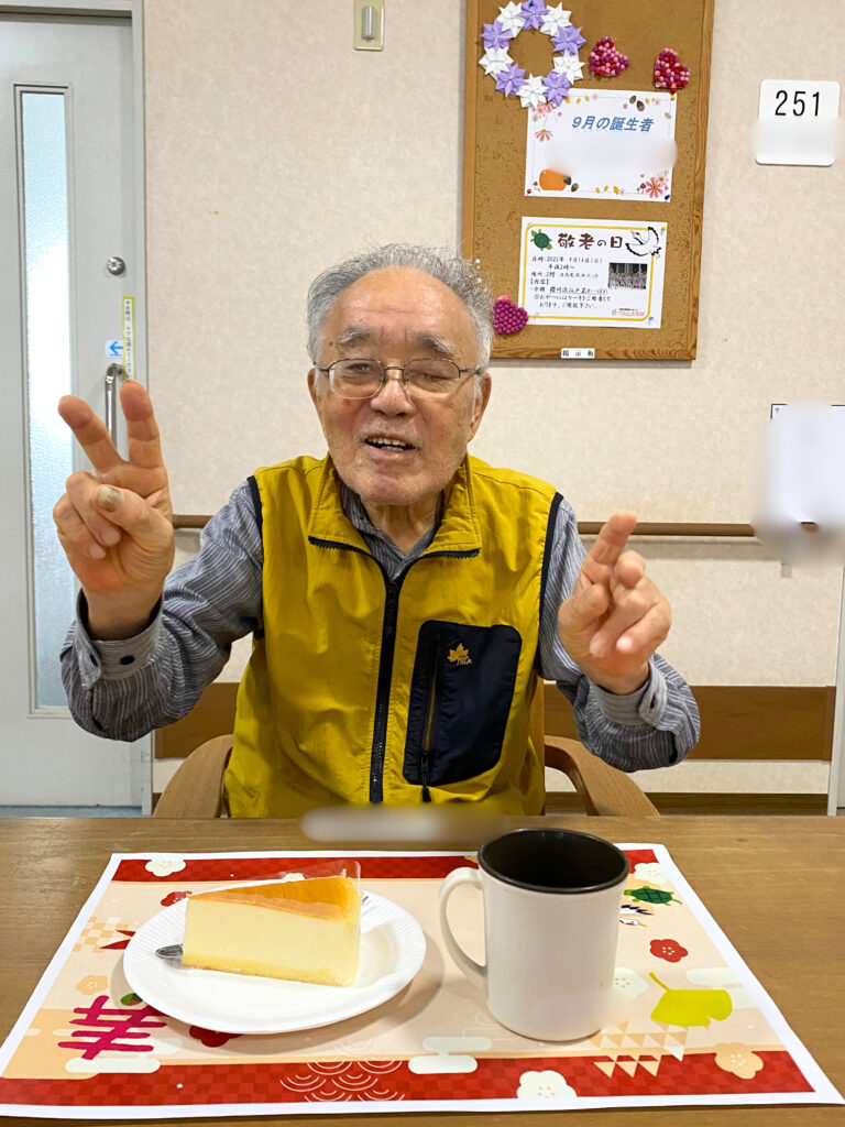 敬老会 ケーキ おやつレク カルム太宰府 福岡 太宰府 介護付き有料老人ホーム 老人ホーム 2202509-2