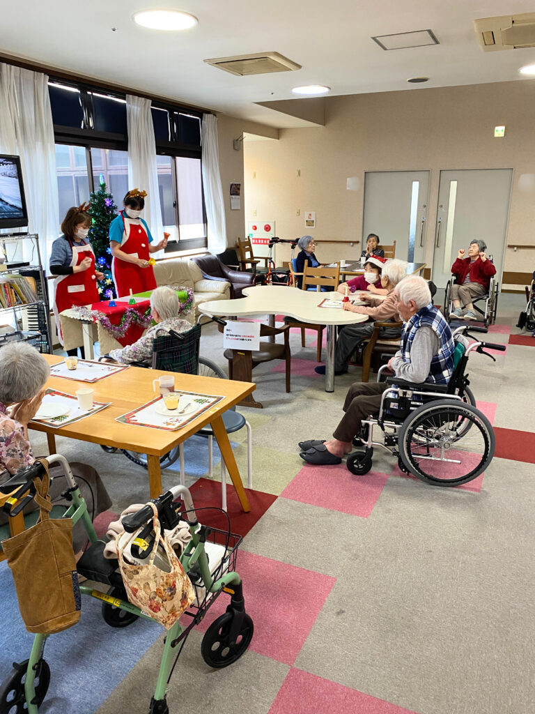 老人ホームでクリスマス　福岡　介護施設　カルム太宰府　202512-5