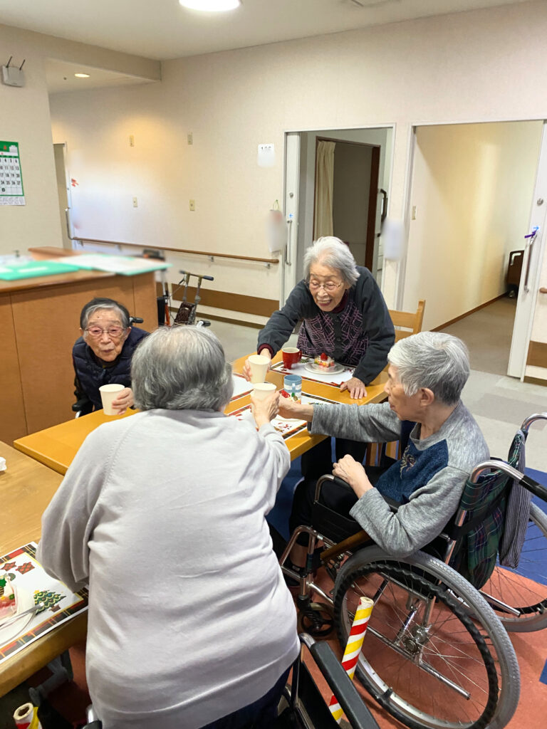 老人ホームでクリスマス　福岡　介護施設　カルム太宰府　202512-10