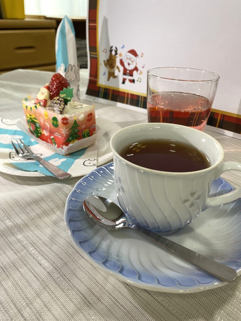 老人ホームでクリスマス　福岡　介護施設　カルム太宰府　202512-7