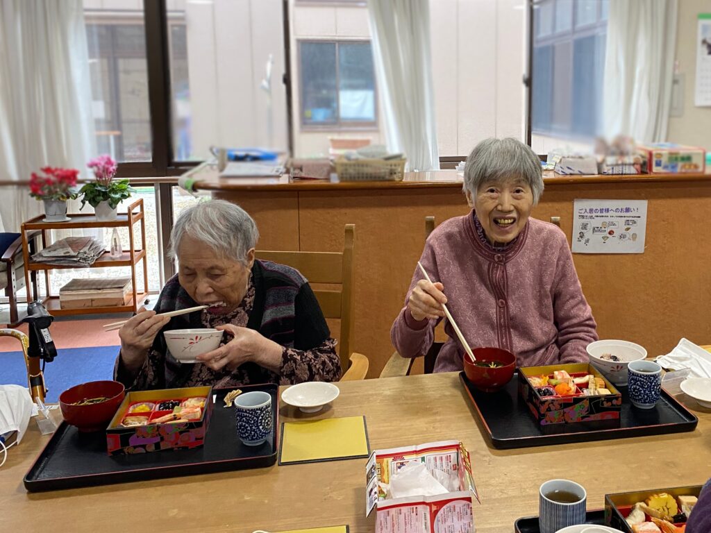 福岡　太宰府　老人ホーム　カルム太宰府　おせち　2022601-3