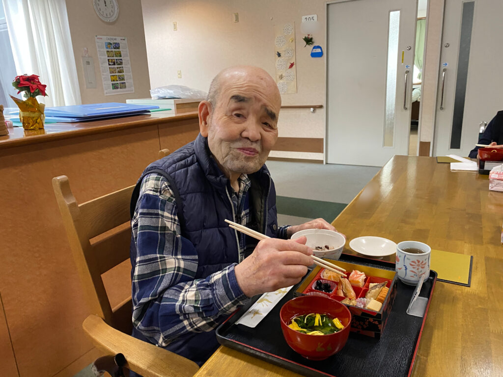 福岡　太宰府　老人ホーム　カルム太宰府　おせち　2022601-12
