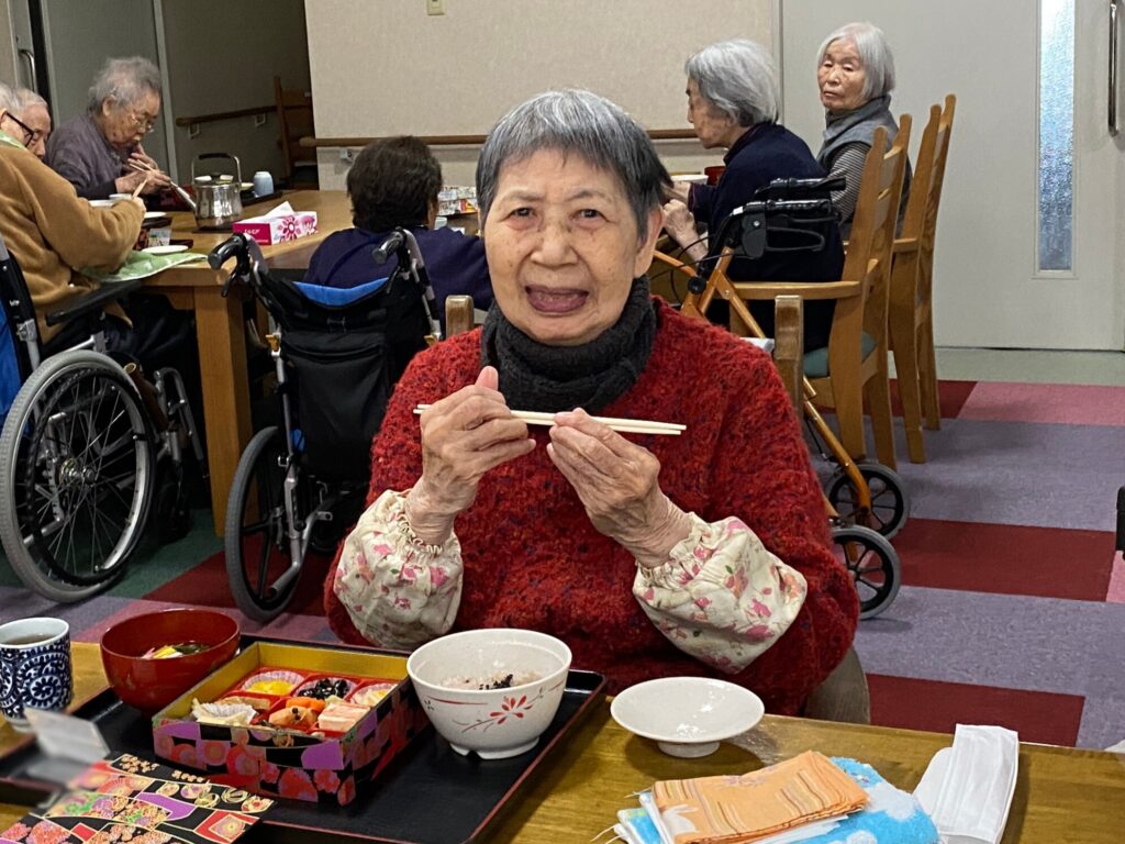 福岡　太宰府　老人ホーム　カルム太宰府　おせち　2022601-9