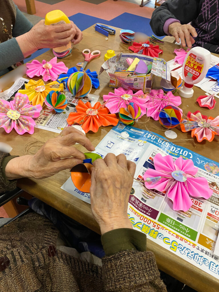 介護施設のひな祭り　つるし飾り　福岡　太宰府　カルム太宰府　老人ホーム　202602-5