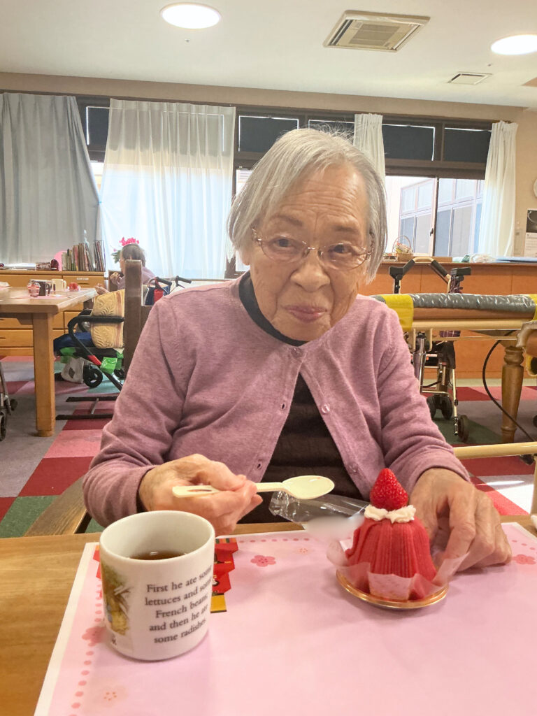 介護施設のひな祭り行事　老人ホーム　福岡　太宰府　カルム太宰府　202603-3