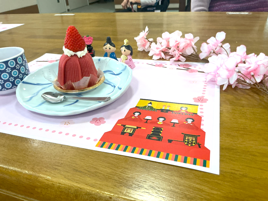 介護施設のひな祭り行事　老人ホーム　福岡　太宰府　カルム太宰府　202603-1