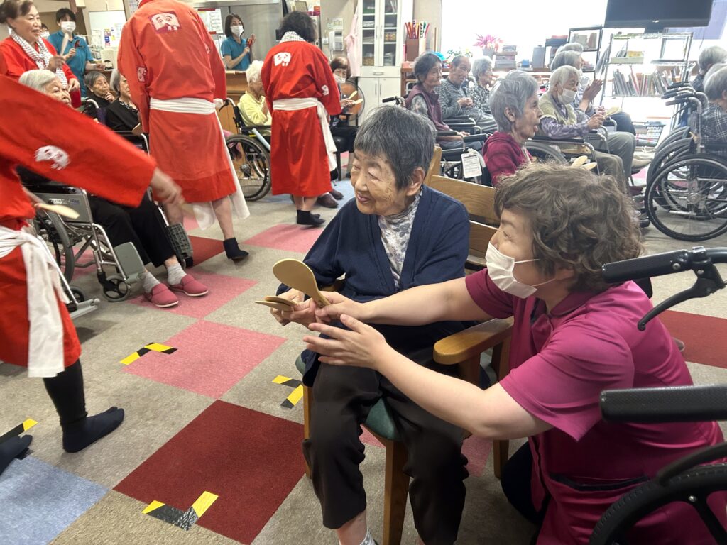 日向ひょっとこ踊り　福岡　介護施設　老人ホーム　カルム太宰府　202606-3