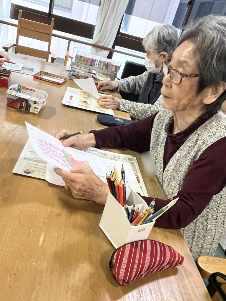 介護施設で脳トレ　塗り絵　福岡　老人ホーム　カルム太宰府　202608-5