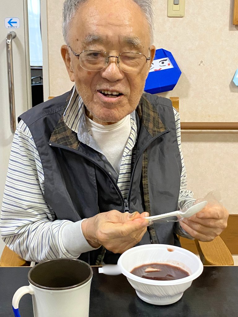 介護施設で食体験　ぜんざい　福岡　老人ホーム　カルム太宰府　202610-2