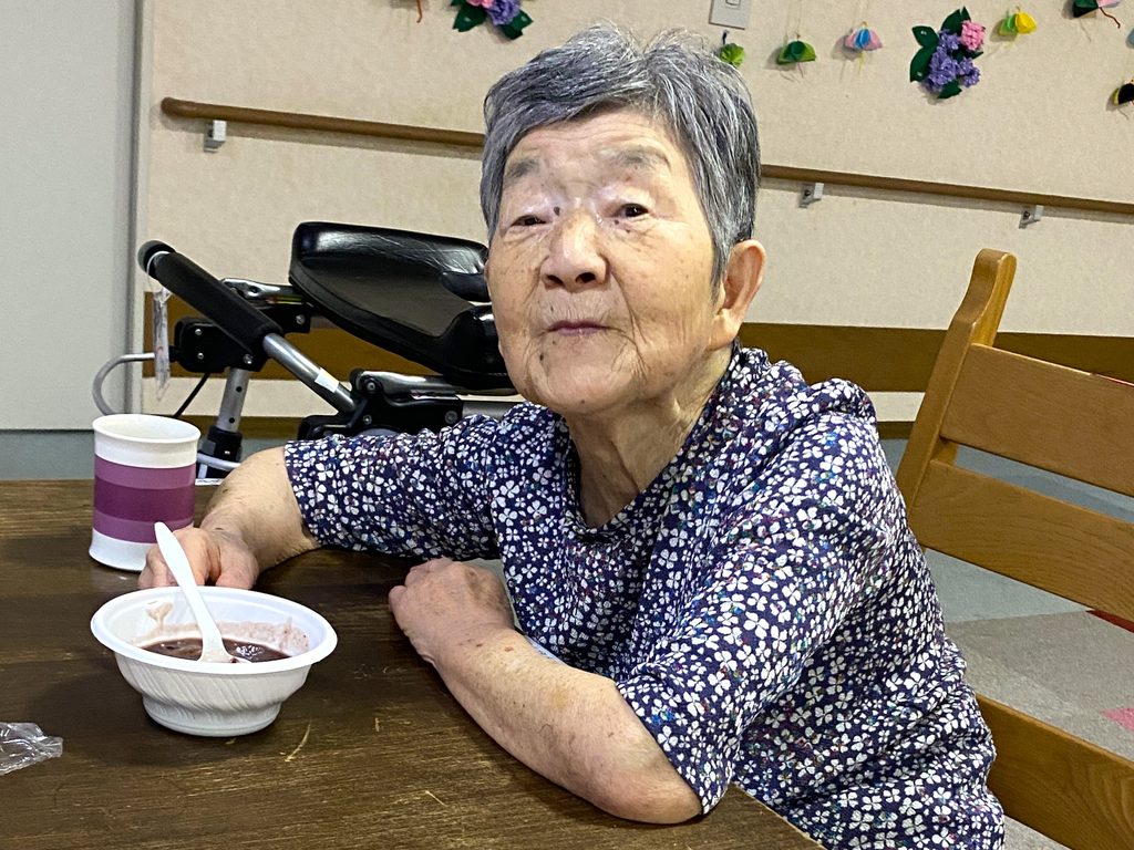 介護施設で食体験　ぜんざい　福岡　老人ホーム　カルム太宰府　202610-4