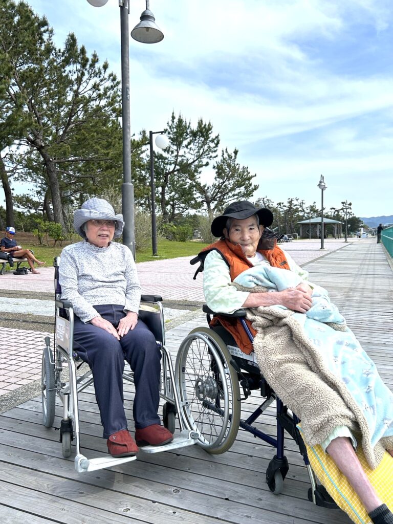 りんくう公園 りんくう 関西国際空港 お散歩 介護付き 老人ホーム カルム泉佐野 泉佐野 大阪介護施設 202505-4
