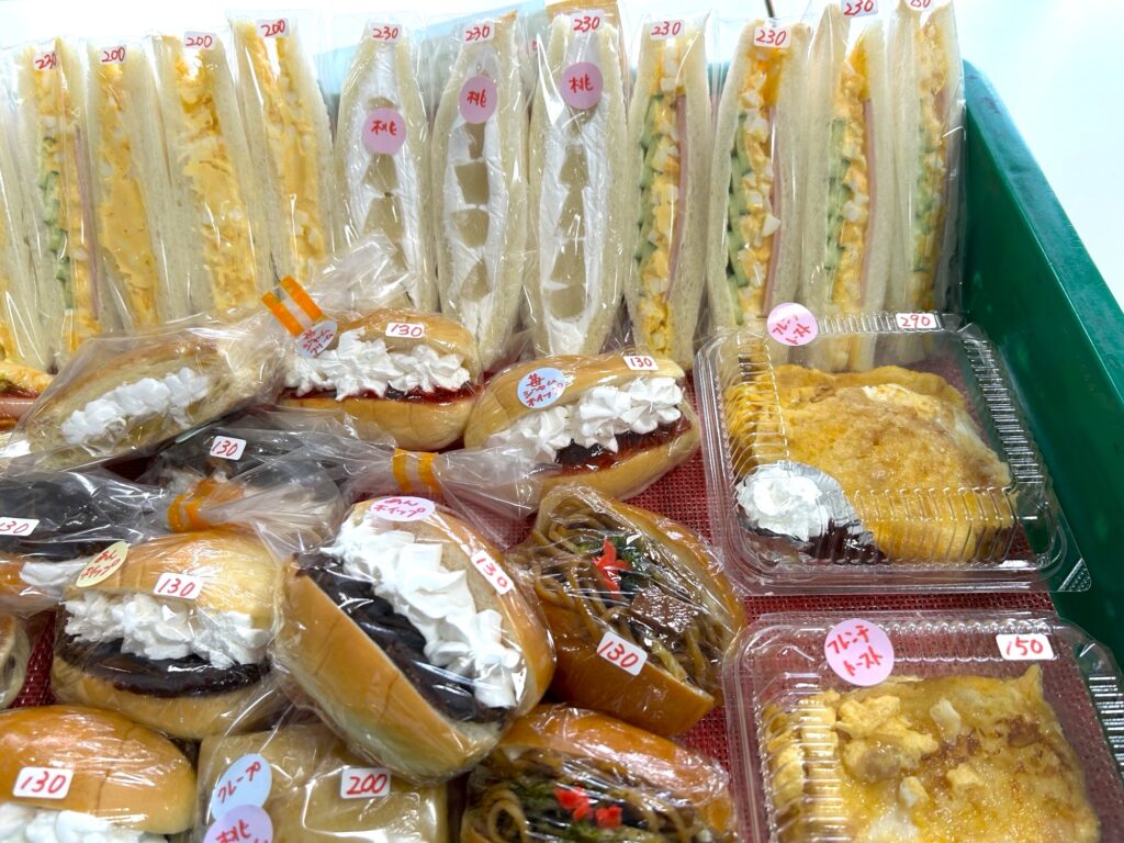 訪問販売 パン 菓子パン レクリエーション 老人ホーム 介護施設 カルム泉佐野 大阪 202505-1