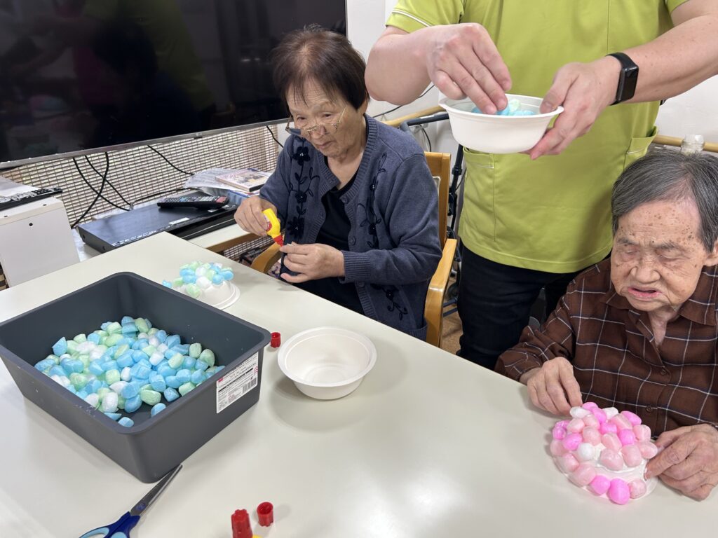 工作　製作　レク　レクリエーション　アジサイ　あじさい　梅雨　６月　カルム泉佐野　大阪　老人ホーム　介護施設　202506-8