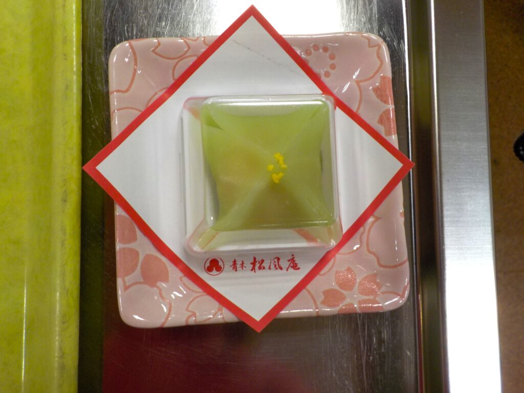 敬老の日　特別イベント　上生菓子　和菓子　カルム泉佐野　大阪　泉佐野市　老人ホーム　202509-6