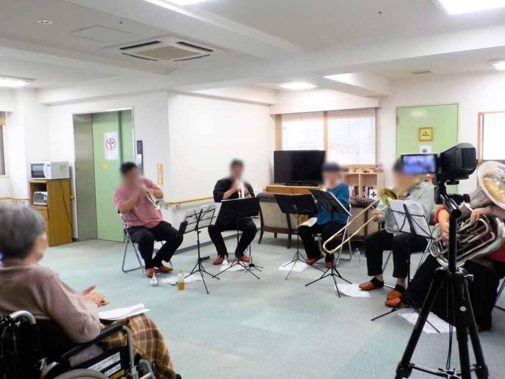 音楽レク 介護施設 大阪 老人ホーム カルム泉佐野 202511-3