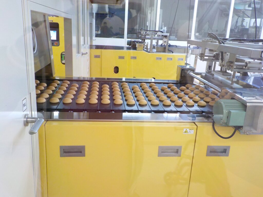 月化粧ファクトリー見学ツアー 大阪 老人ホーム カルム泉佐野 202512-3