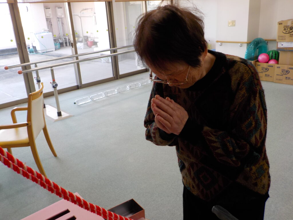 介護施設で初詣　大阪　老人ホーム　カルム泉佐野　202601-6
