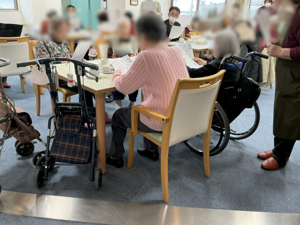 介護施設で地域ボランティアのお茶会　大阪　老人ホーム　カルム泉佐野　202601-5