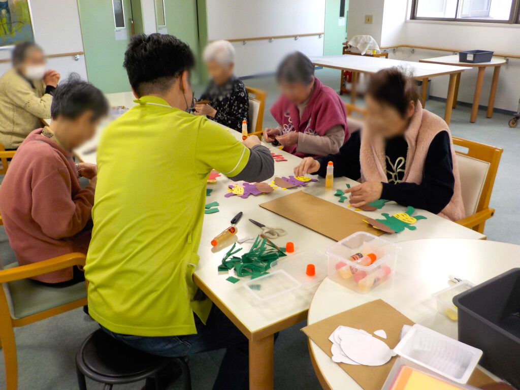 作業療法で節分準備 大阪 老人ホーム 介護施設」 カルム泉佐野 202601-1
