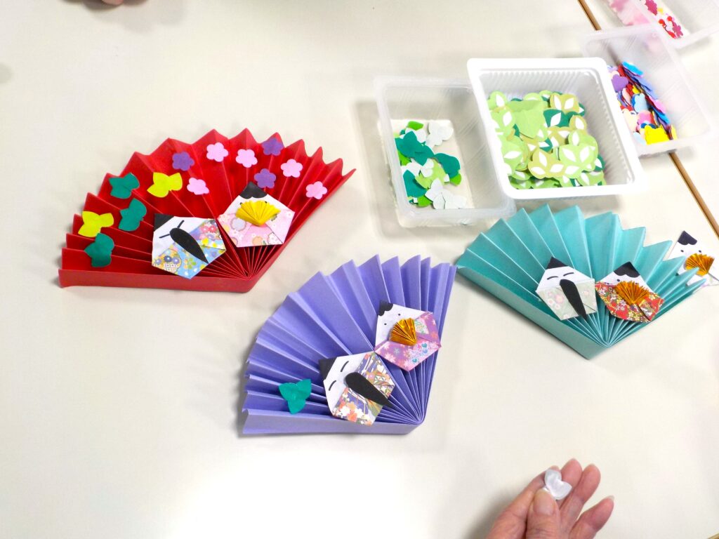 作業療法で製作レク 大阪 介護施設 老人ホーム カルム泉佐野 202602-4