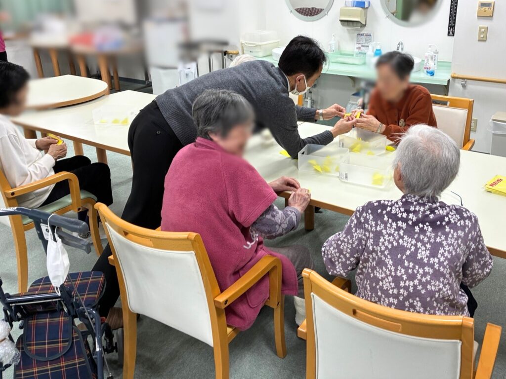 介護施設の作業レク　大阪　老人ホーム　カルム泉佐野　202602-6