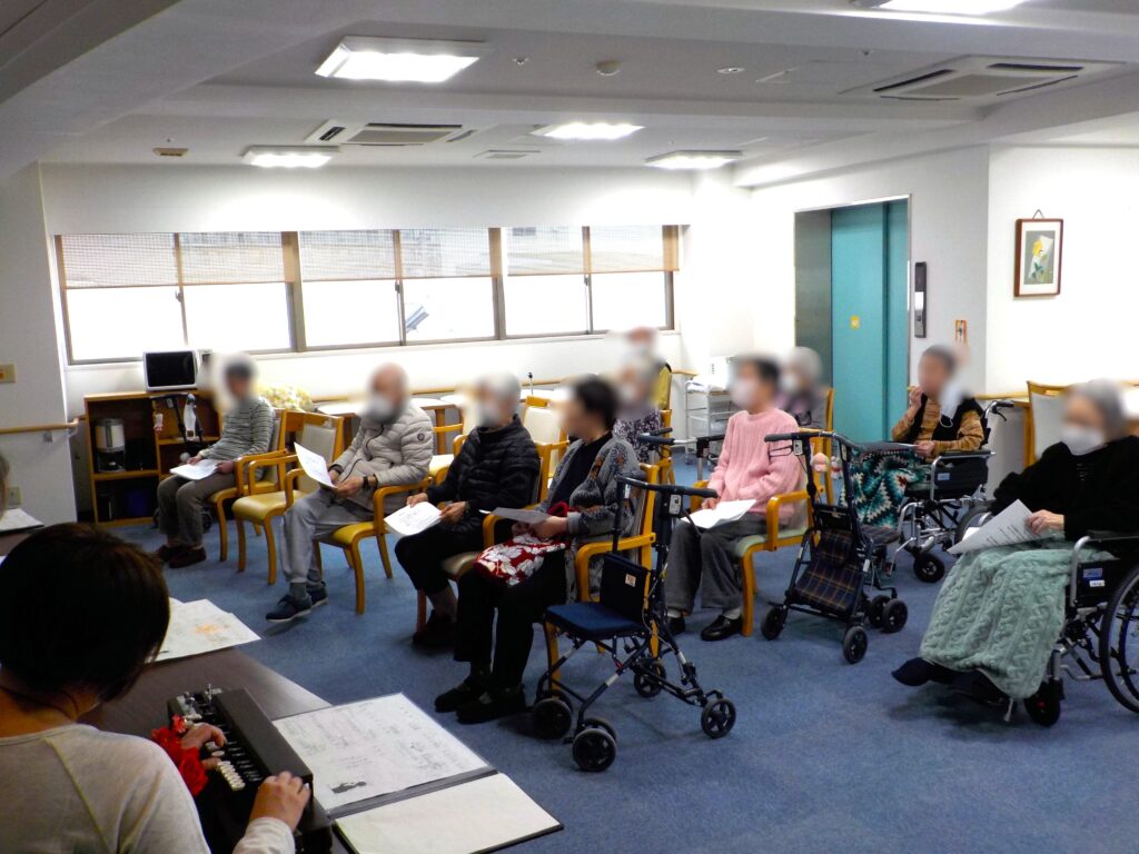 大正琴のボランティア演奏　大阪　介護施設　老人ホーム　カルム泉佐野　202603-3