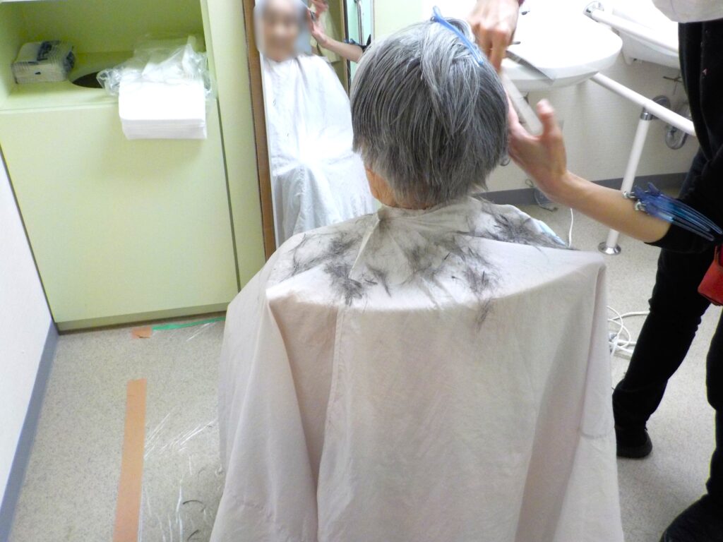 介護施設の理美容サービス　大阪　老人ホーム カルム泉佐野　202604-4