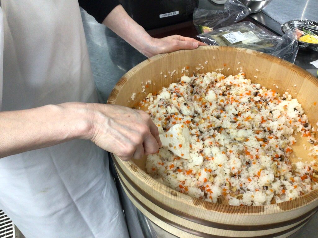 介護施設の厨房 手作り給食 大阪 老人ホーム カルム泉佐野 202605-1