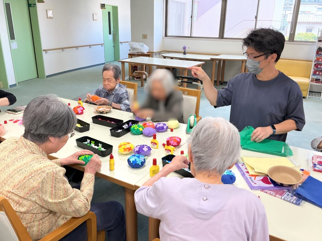 老人ホームの作業療法　介護施設　大阪　カルム泉佐野　202607-1