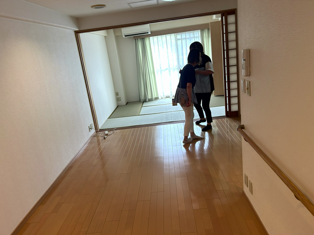 介護現場の工夫と課題　他施設見学　大阪　老人ホーム　カルム泉佐野　202609-4