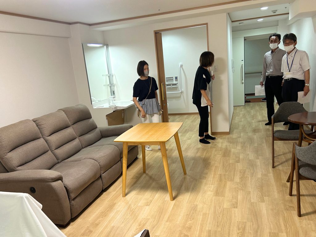 介護現場の工夫と課題 他施設見学 大阪 老人ホーム カルム泉佐野 202609-1