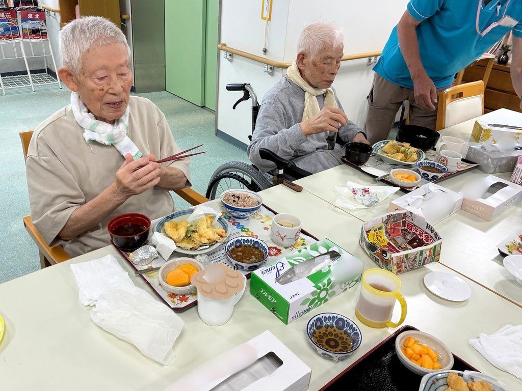 泉佐野市長訪問で白寿を祝福　敬老会　老人ホーム　介護施設　大阪　泉佐野　カルム泉佐野　202610-1