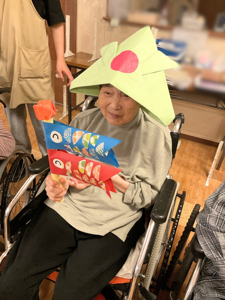 こいのぼり 誕生会 兜 手作り レクリエーション レク 介護レク カルム皆生 202505-5