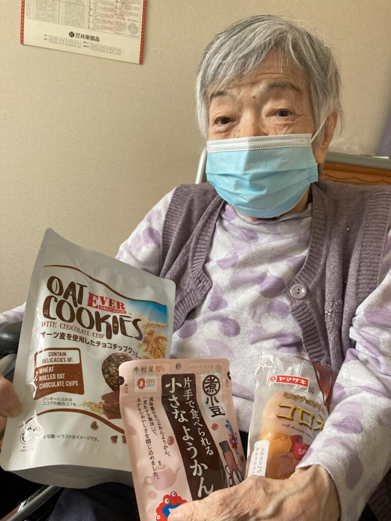 買い物 外出レク 毎月恒例 老人ホーム 介護施設 介護付き有料老人ホーム カルム皆生 米子市 202506-8