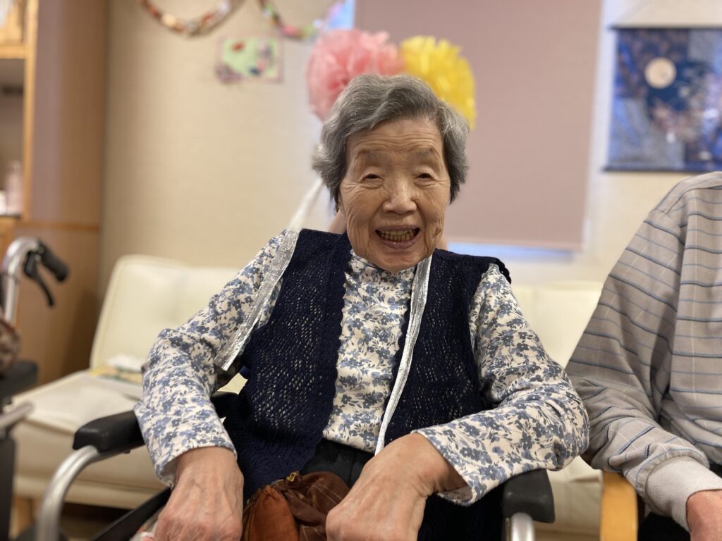 誕生会 お誕生日会 介護施設 レクリエーション レク 花くじゲーム 老人施設 高齢者施設 介護付き有料老人ホーム カルム皆生 米子市 202507-2