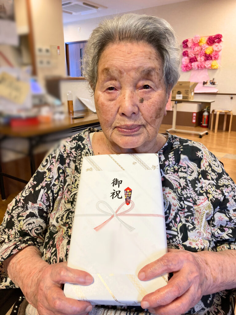 敬老会　白寿　敬老の日　カルム皆生　米子　介護付き有料老人ホーム　老人ホーム　202509-6