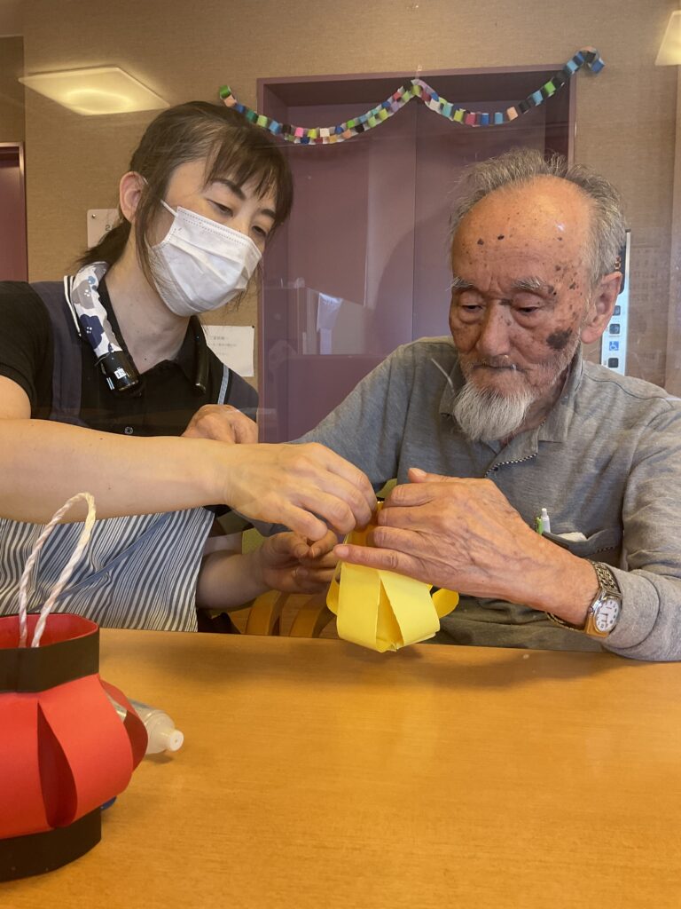 提灯　工作レク　夏　思い出　米子市　皆生　老人ホーム　介護付き有料老人ホーム　カルム皆生　202509-2
