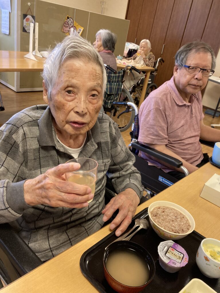 敬老会　白寿　敬老の日　カルム皆生　米子　介護付き有料老人ホーム　老人ホーム　202509-3