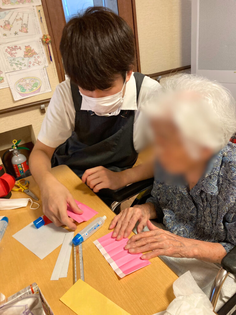 提灯　工作レク　夏　思い出　米子市　皆生　老人ホーム　介護付き有料老人ホーム　カルム皆生　202509-3