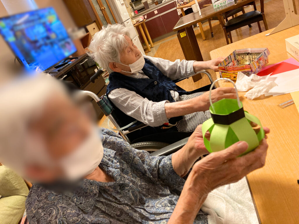 提灯　工作レク　夏　思い出　米子市　皆生　老人ホーム　介護付き有料老人ホーム　カルム皆生　202509-6
