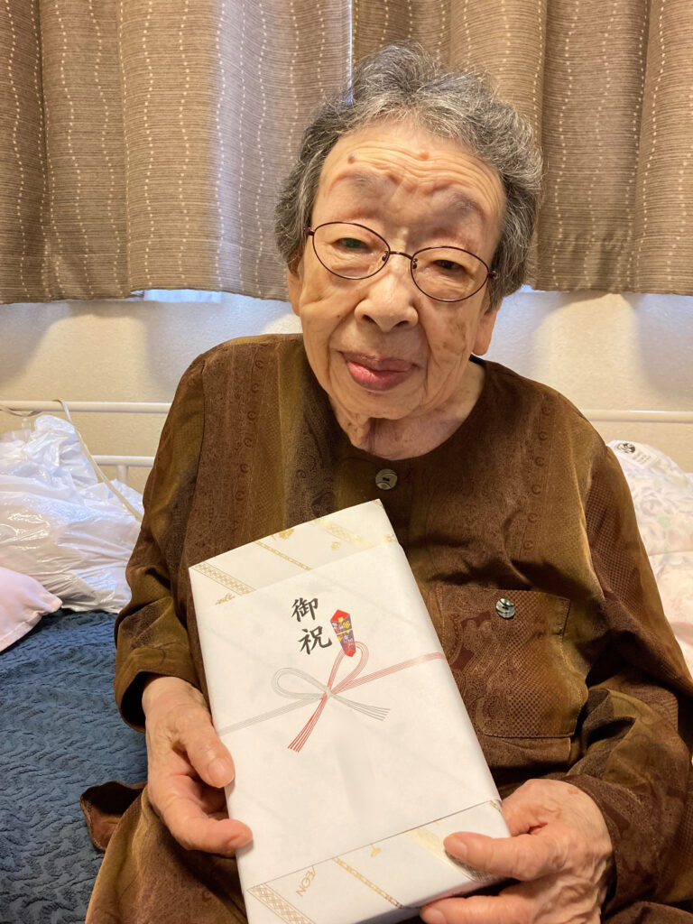 敬老会　白寿　敬老の日　カルム皆生　米子　介護付き有料老人ホーム　老人ホーム　202509-5
