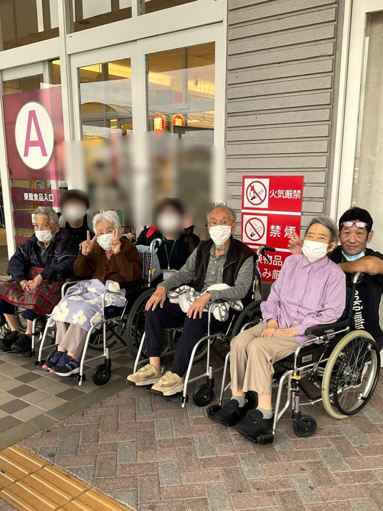 老人ホーム お買い物レク カルム皆生 米子 202510-2