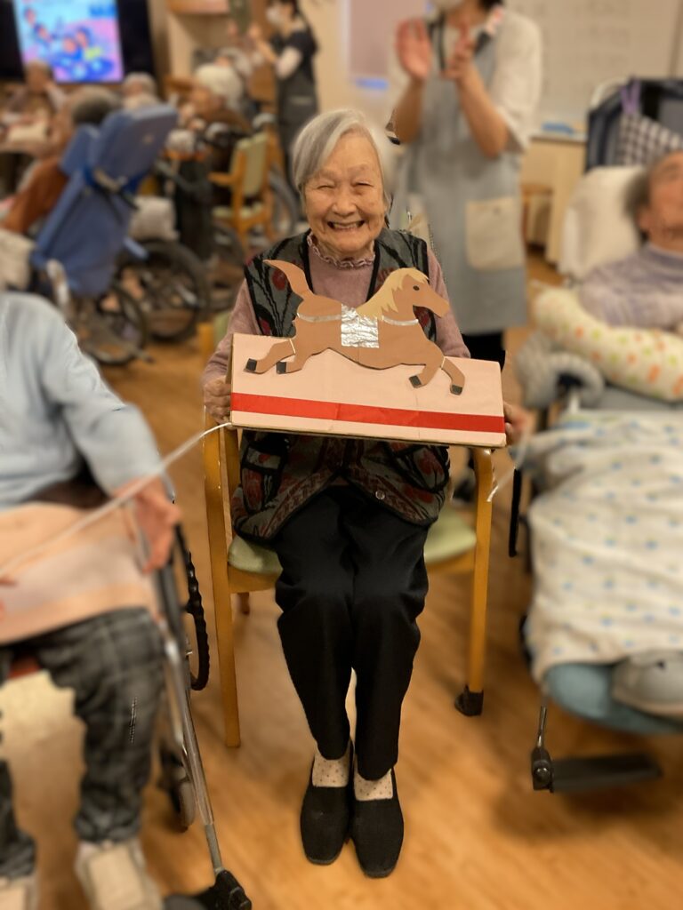 介護施設でおせちと獅子舞　カルム皆生　米子　老人ホーム　202601-7