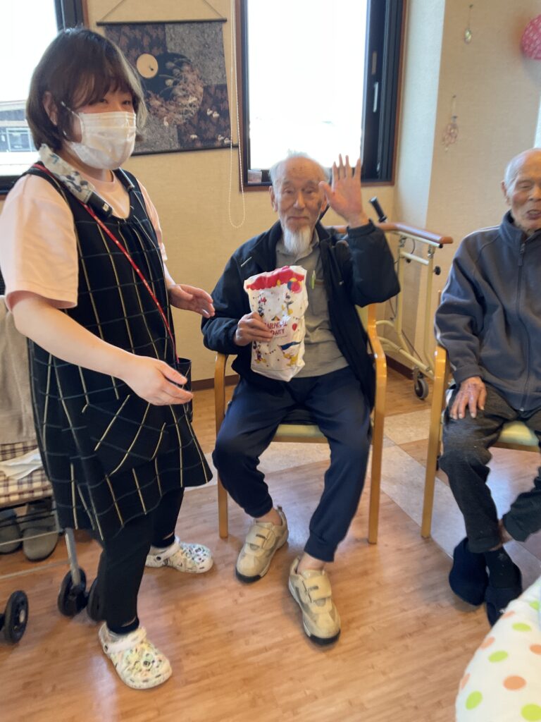 介護施設のレクリエーション　米子　鳥取　老人ホーム　カルム皆生　202603-4