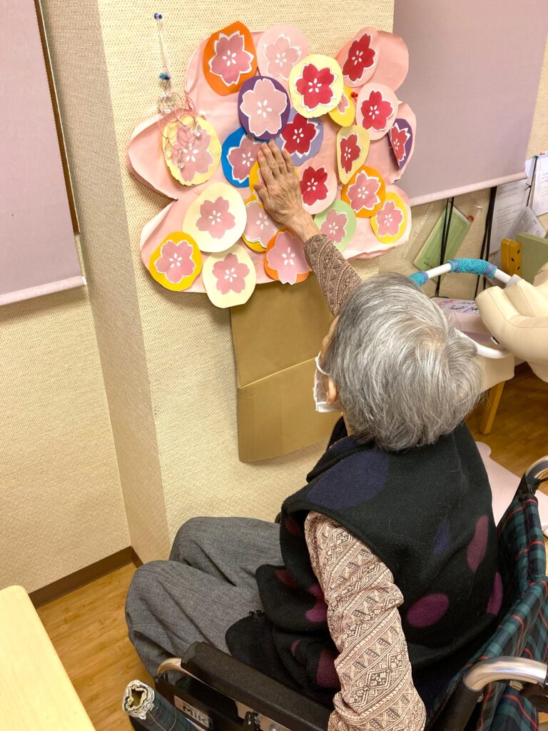 花粉症でも大丈夫 室内お花見 老人ホーム 介護施設 鳥取 米子 カルム皆生 202603-2