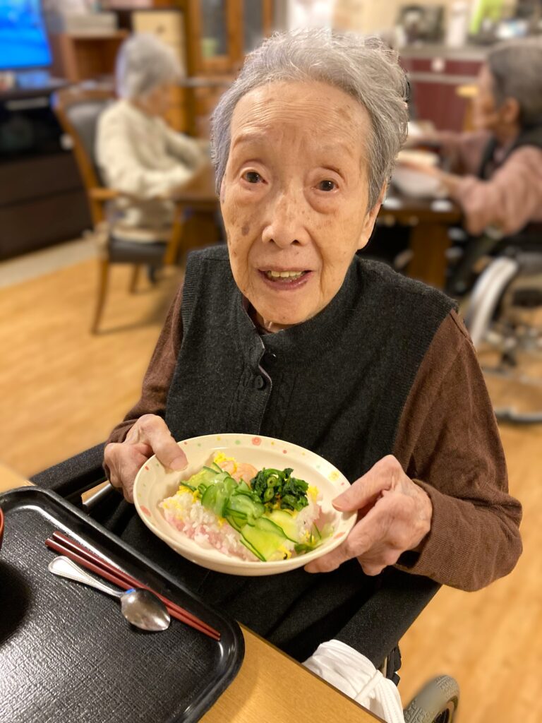 介護施設の誕生会　鳥取　老人ホーム　カルム皆生　202605-2