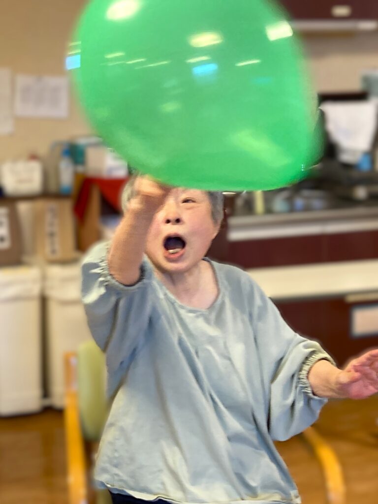 介護施設の誕生会　鳥取　老人ホーム　カルム皆生　202605-4