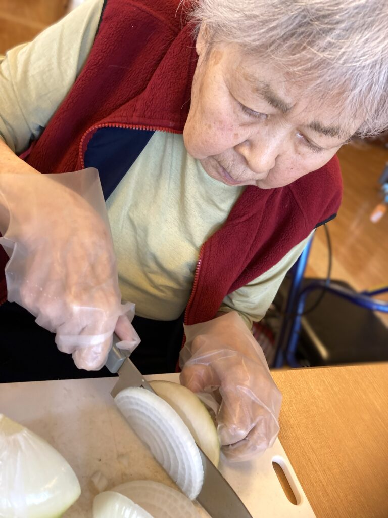 介護施設でバーベキュー　鳥取　老人ホーム　カルム皆生　202606-1
